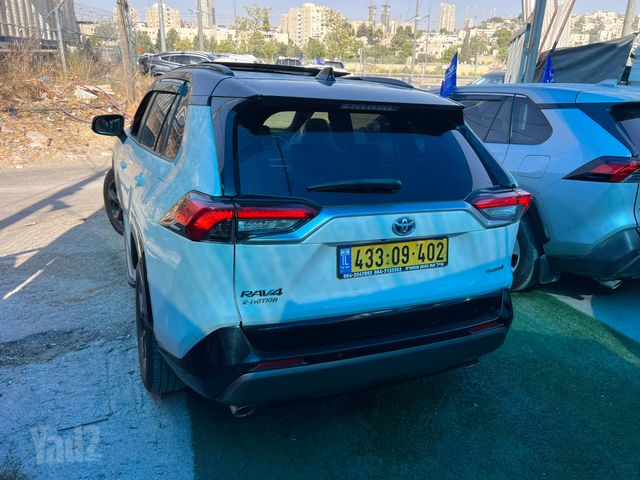 טויוטה RAV4