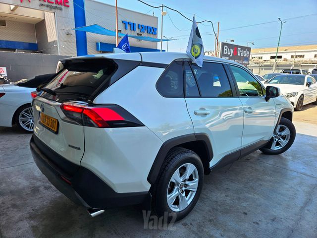 טויוטה RAV4