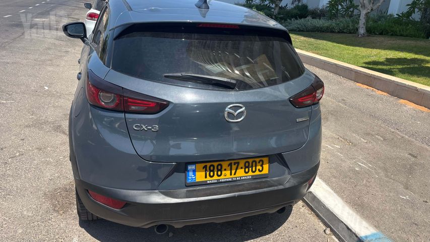 מודעת רכב מאזדה CX-3