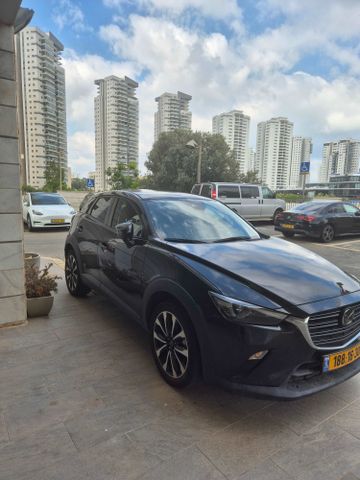 מודעת רכב מאזדה CX-3
