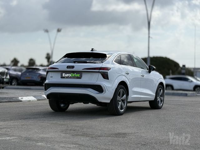 אאודי Q3