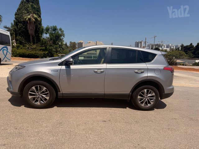 טויוטה RAV4