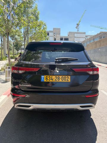 מיצובישי אאוטלנדר