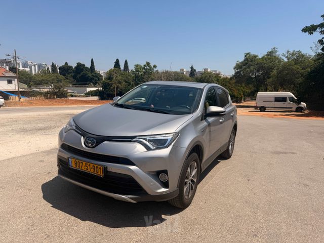 טויוטה RAV4