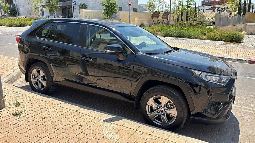מודעת רכב טויוטה RAV4