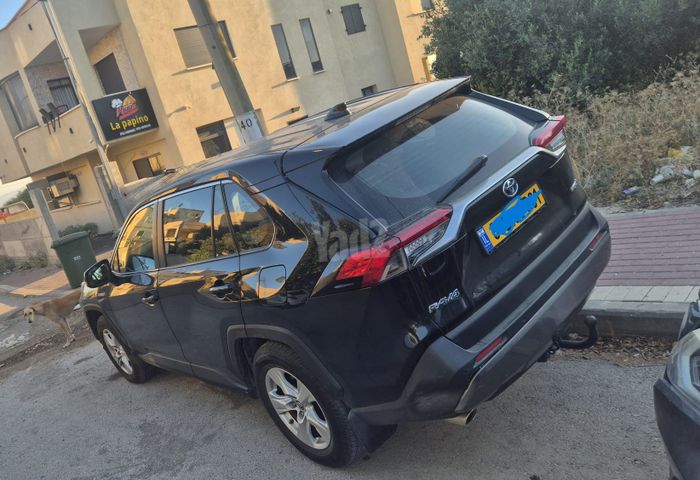 טויוטה RAV4