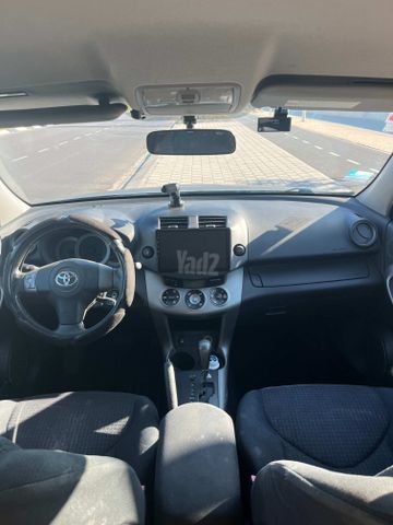 טויוטה RAV4