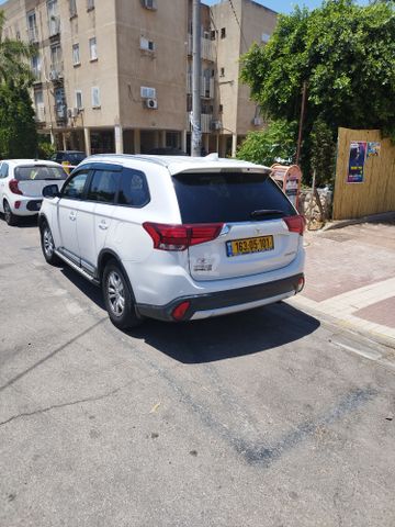 מיצובישי אאוטלנדר