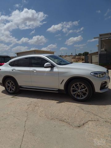ב מ וו X4