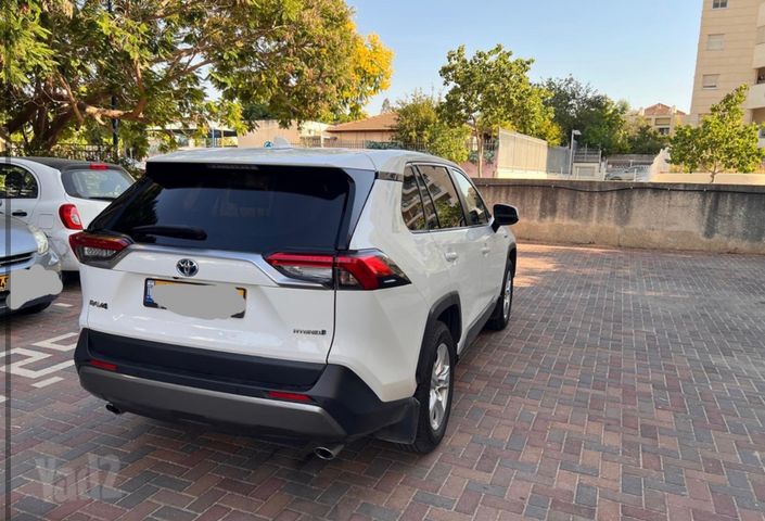 טויוטה RAV4