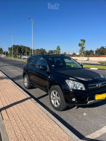 טויוטה RAV4