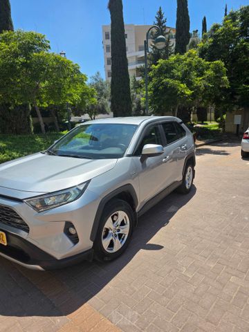 מודעת רכב טויוטה RAV4