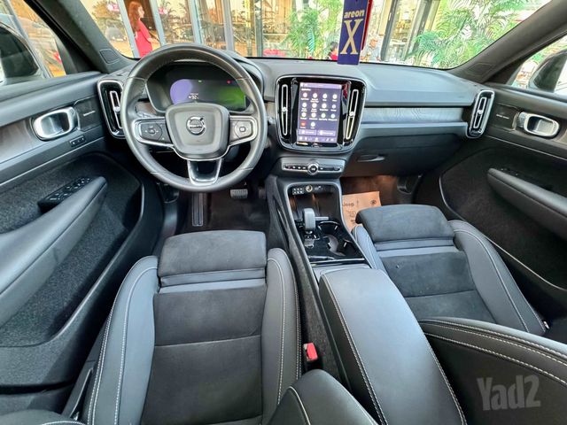 וולוו XC40