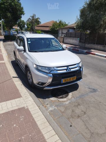 מיצובישי אאוטלנדר