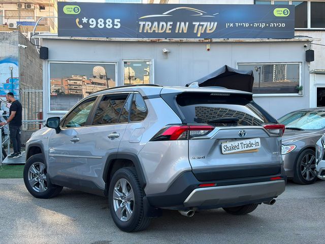 טויוטה RAV4