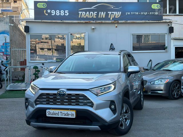 טויוטה RAV4