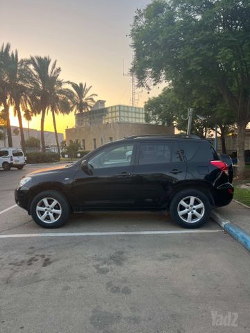 טויוטה RAV4