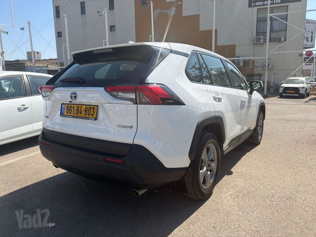טויוטה RAV4