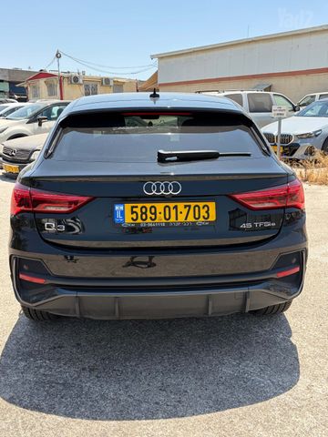 אאודי Q3