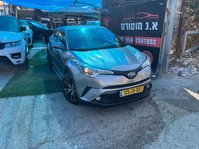 מודעת רכב טויוטה C-HR