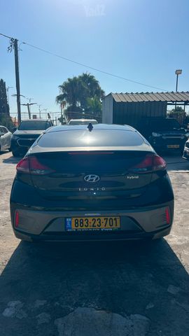 יונדאי איוניק