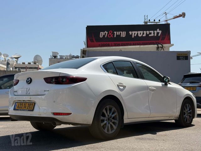 מאזדה 3