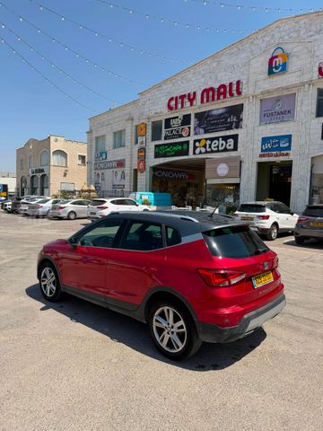 סיאט ארונה