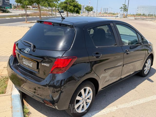 טויוטה יאריס