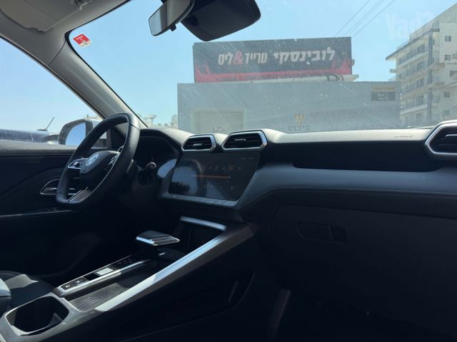 אם ג'י ZS