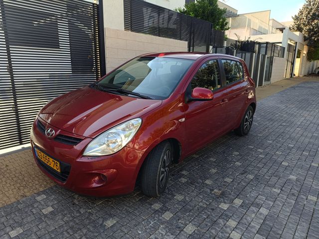 יונדאי i20