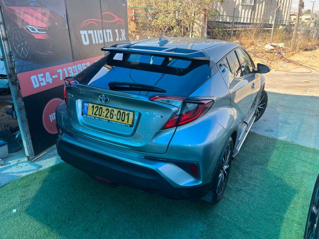 טויוטה C-HR