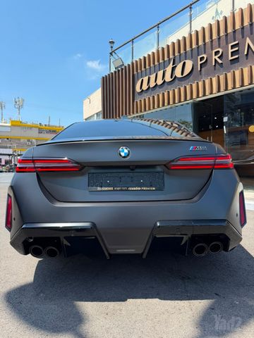 ב מ וו M5