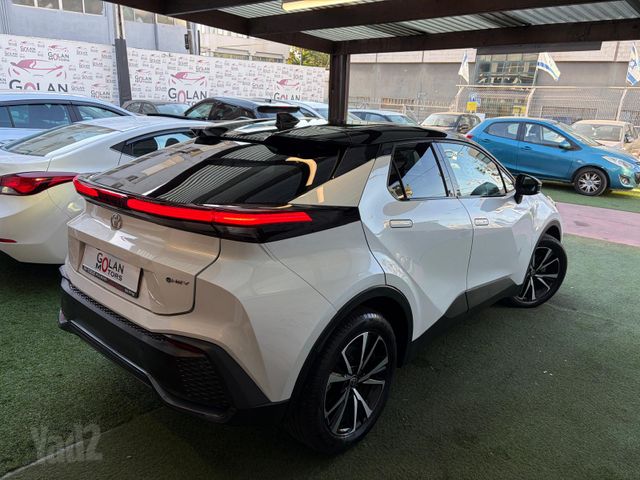 מודעת רכב טויוטה C-HR