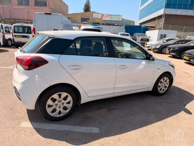 יונדאי i20