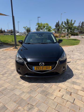 מודעת רכב מאזדה 2