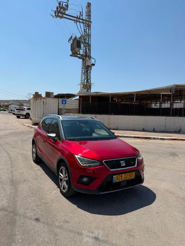 סיאט ארונה