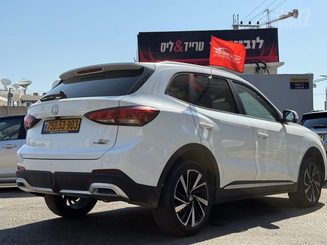 אם ג'י ZS