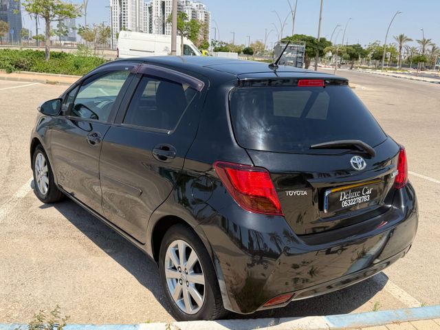 טויוטה יאריס
