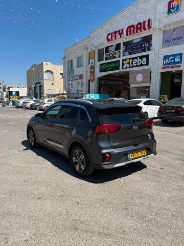 קיה נירו