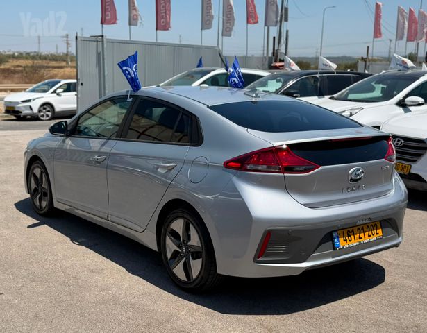 יונדאי איוניק