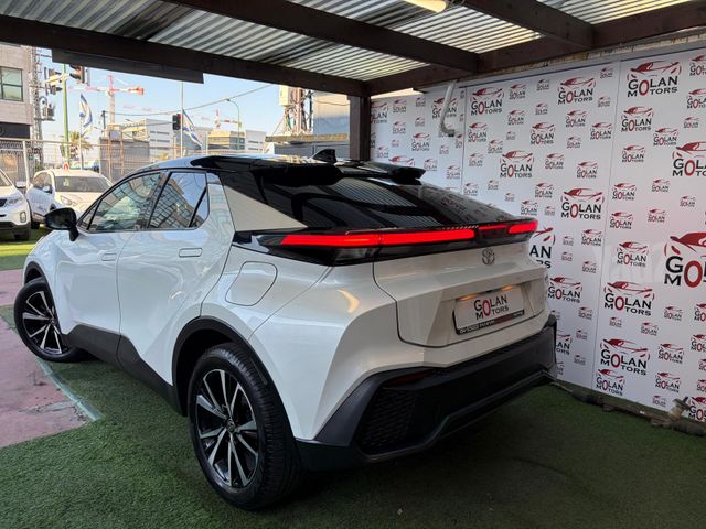מודעת רכב טויוטה C-HR 2