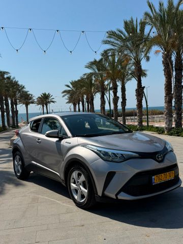 מודעת רכב טויוטה C-HR