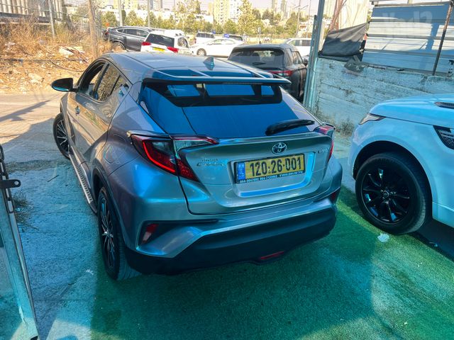 טויוטה C-HR