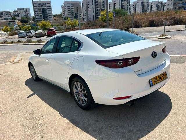 מאזדה 3