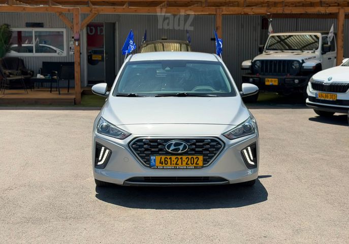 יונדאי איוניק