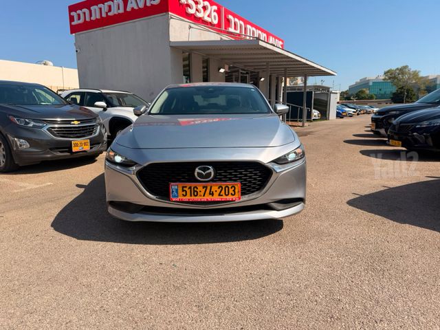 מאזדה 3