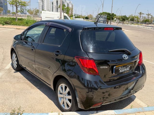 טויוטה יאריס
