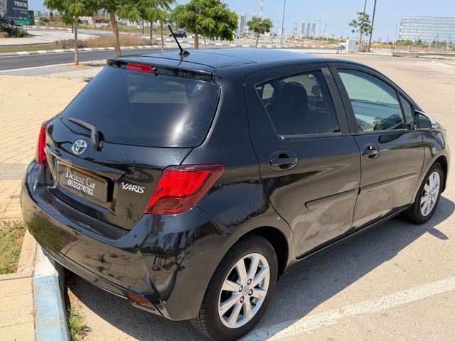 טויוטה יאריס