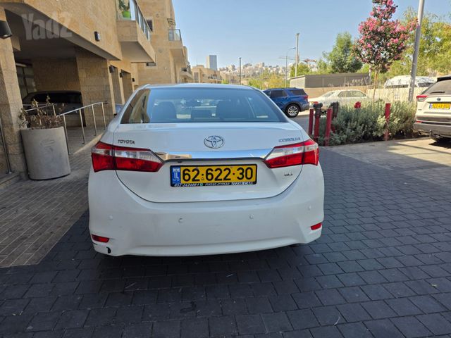 טויוטה קורולה