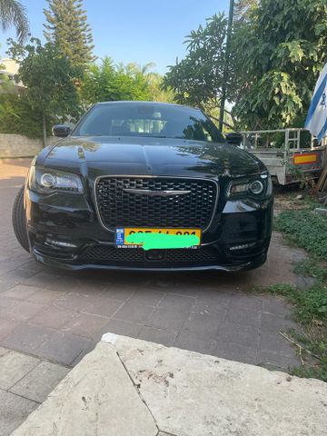 מודעת רכב קרייזלר 300